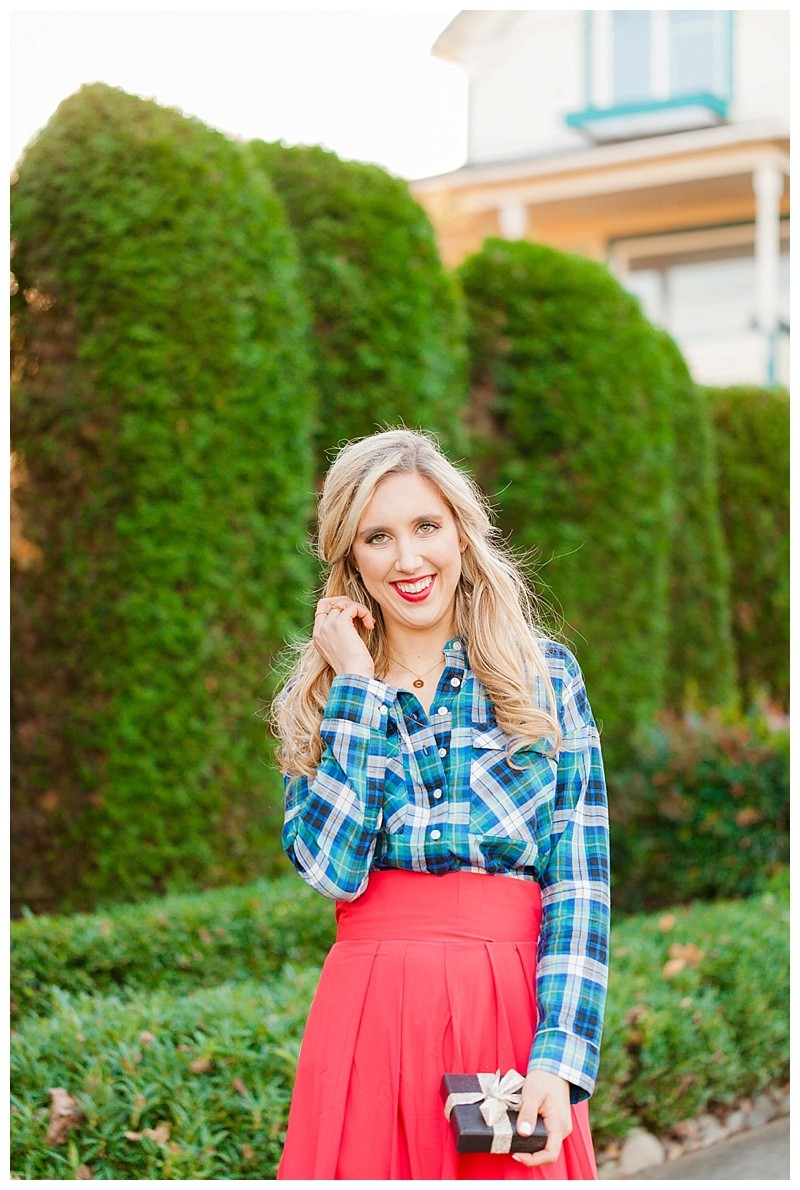 How To Wear Red And Green in One Outfit for the Holidays